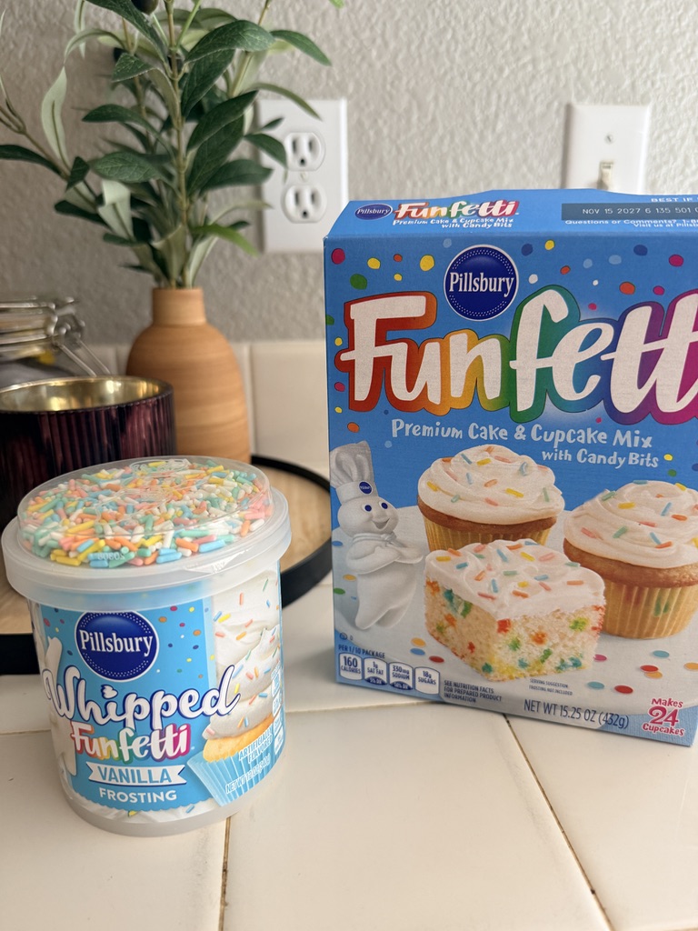 funfetti cake mix box and funfetti icing